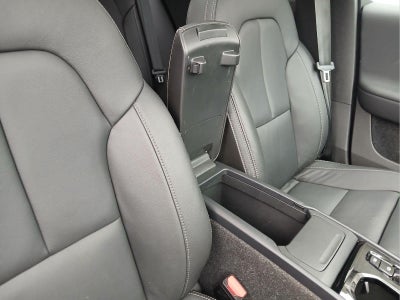2025 Volvo Xc40 Ultra Dark Theme