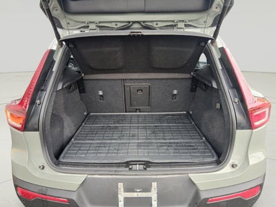 2025 Volvo Xc40 Ultra Dark Theme