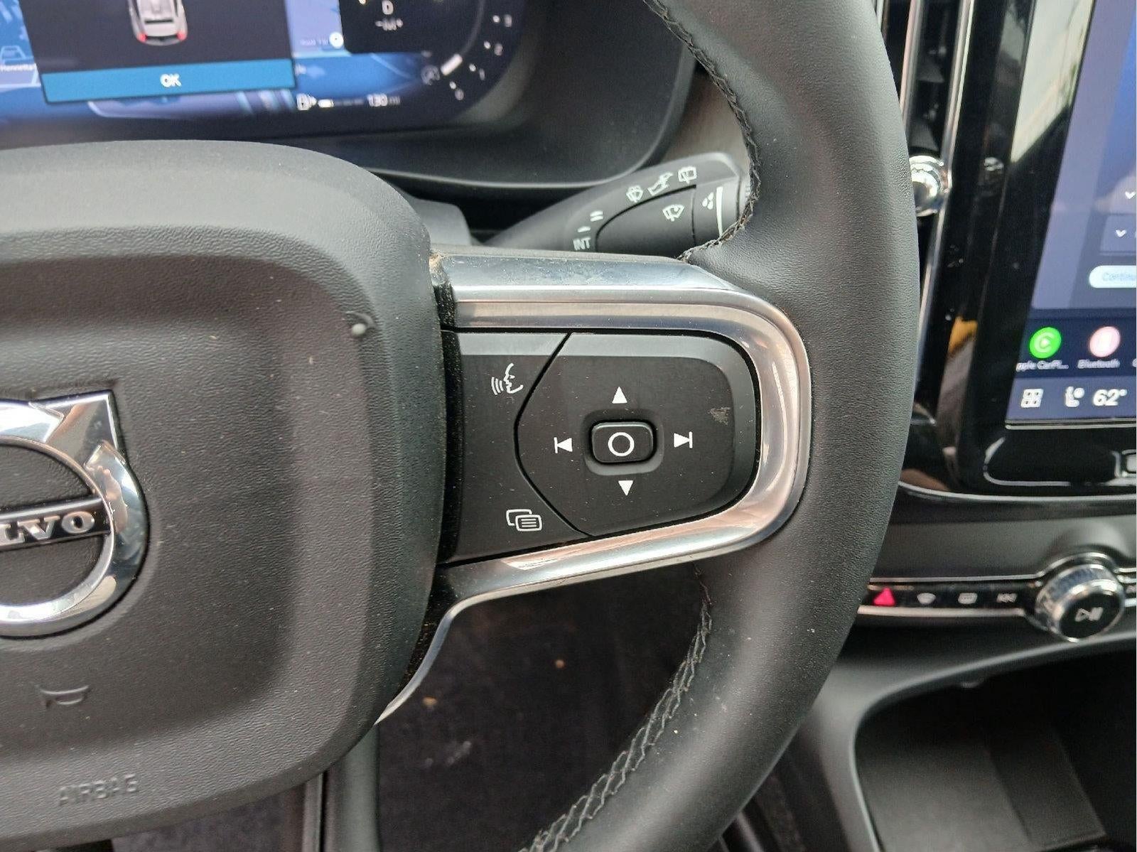 2025 Volvo Xc40 Ultra Dark Theme
