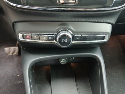 2025 Volvo Xc40 Ultra Dark Theme