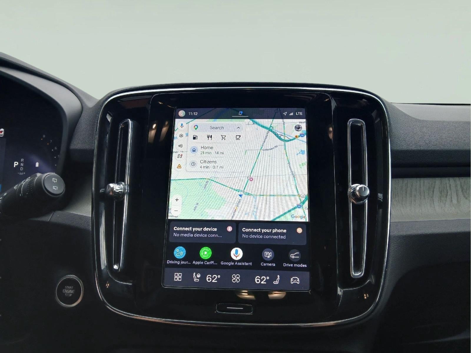 2025 Volvo Xc40 Ultra Dark Theme