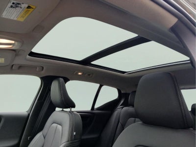 2025 Volvo Xc40 Ultra Dark Theme