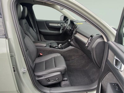 2025 Volvo Xc40 Ultra Dark Theme