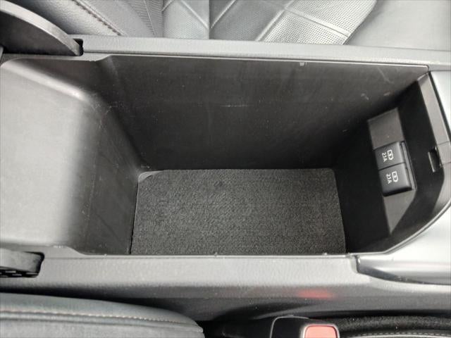 2019 Toyota CAMRY XLE