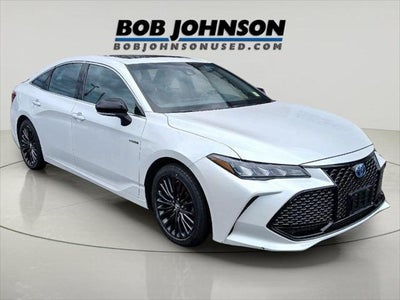 2019 Toyota Avalon Hybrid XSE