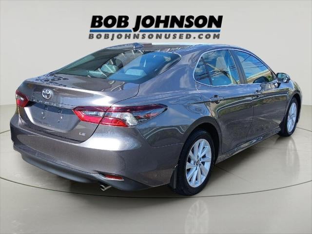 2022 Toyota Camry LE AUTO