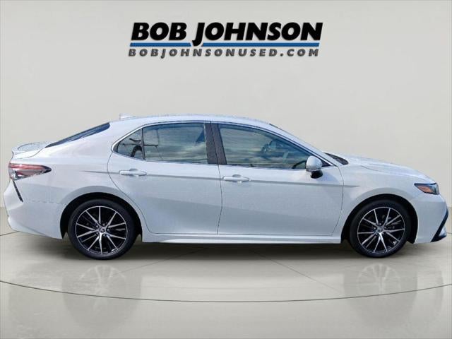 2024 Toyota Camry SE AUTO AWD