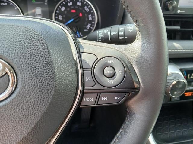 2020 Toyota RAV4 Hybrid XLE