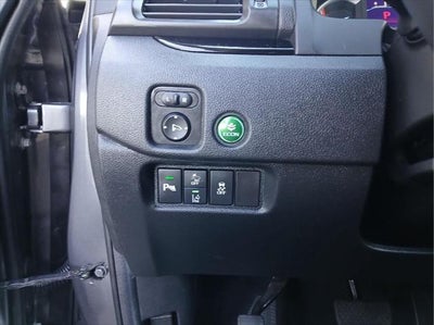 2022 Honda Pilot Touring w/Rear Captain's Chairs