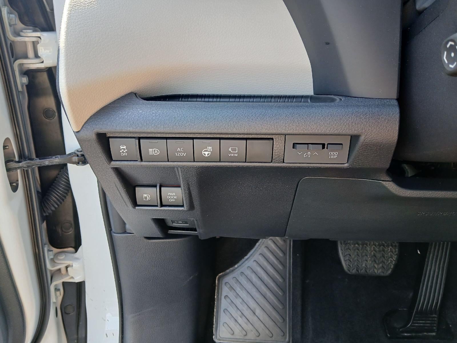 2025 Toyota Sienna Platinum 7-Passenger