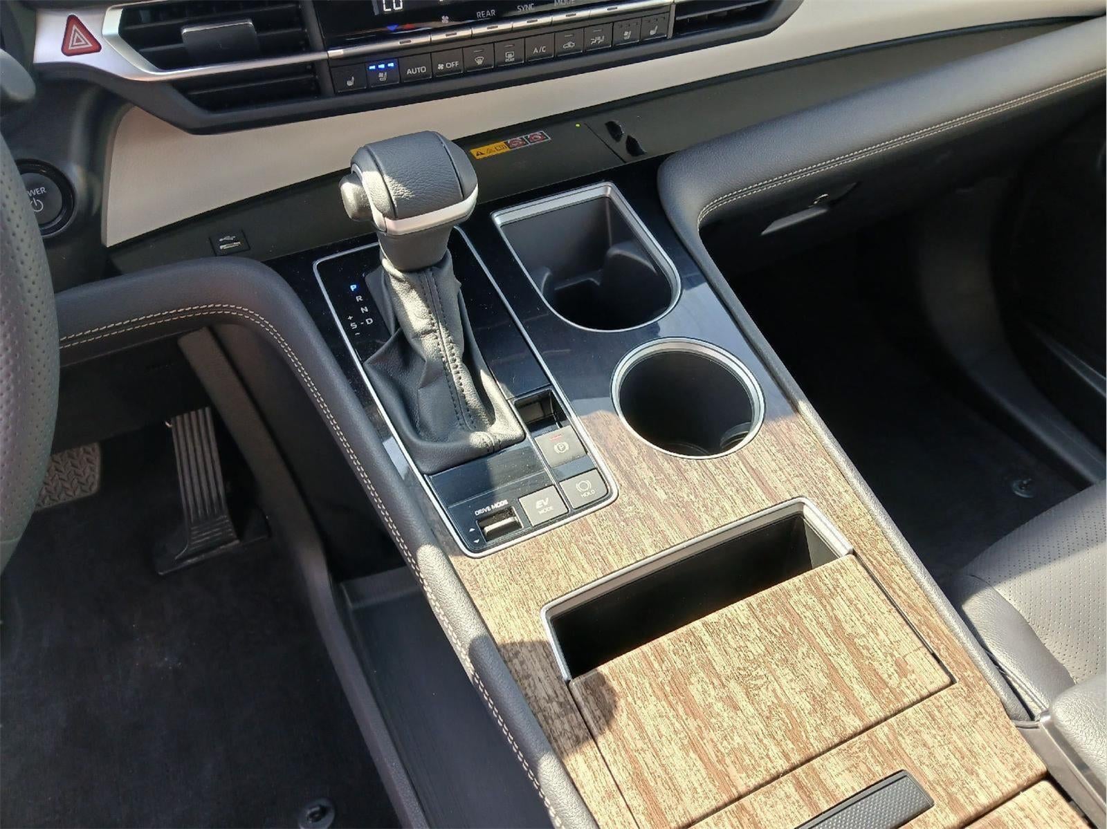 2025 Toyota Sienna Platinum 7-Passenger