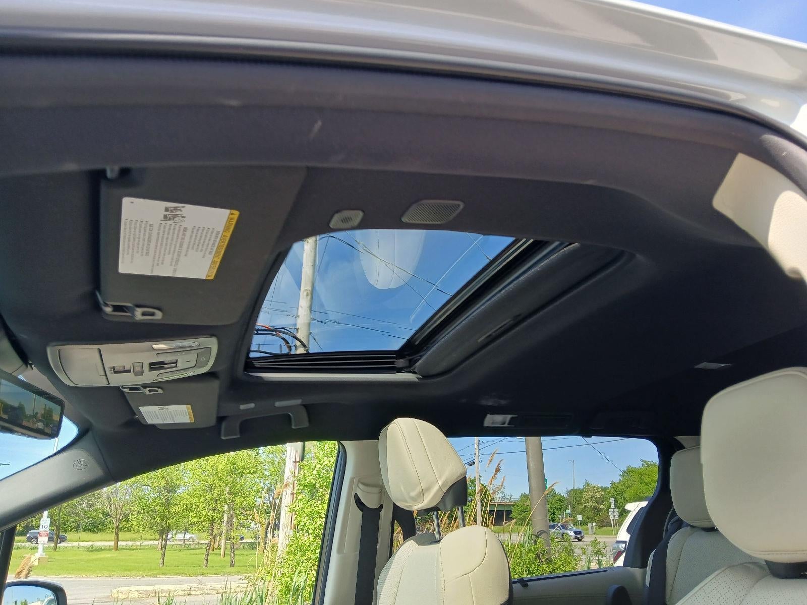 2025 Toyota Sienna Platinum 7-Passenger