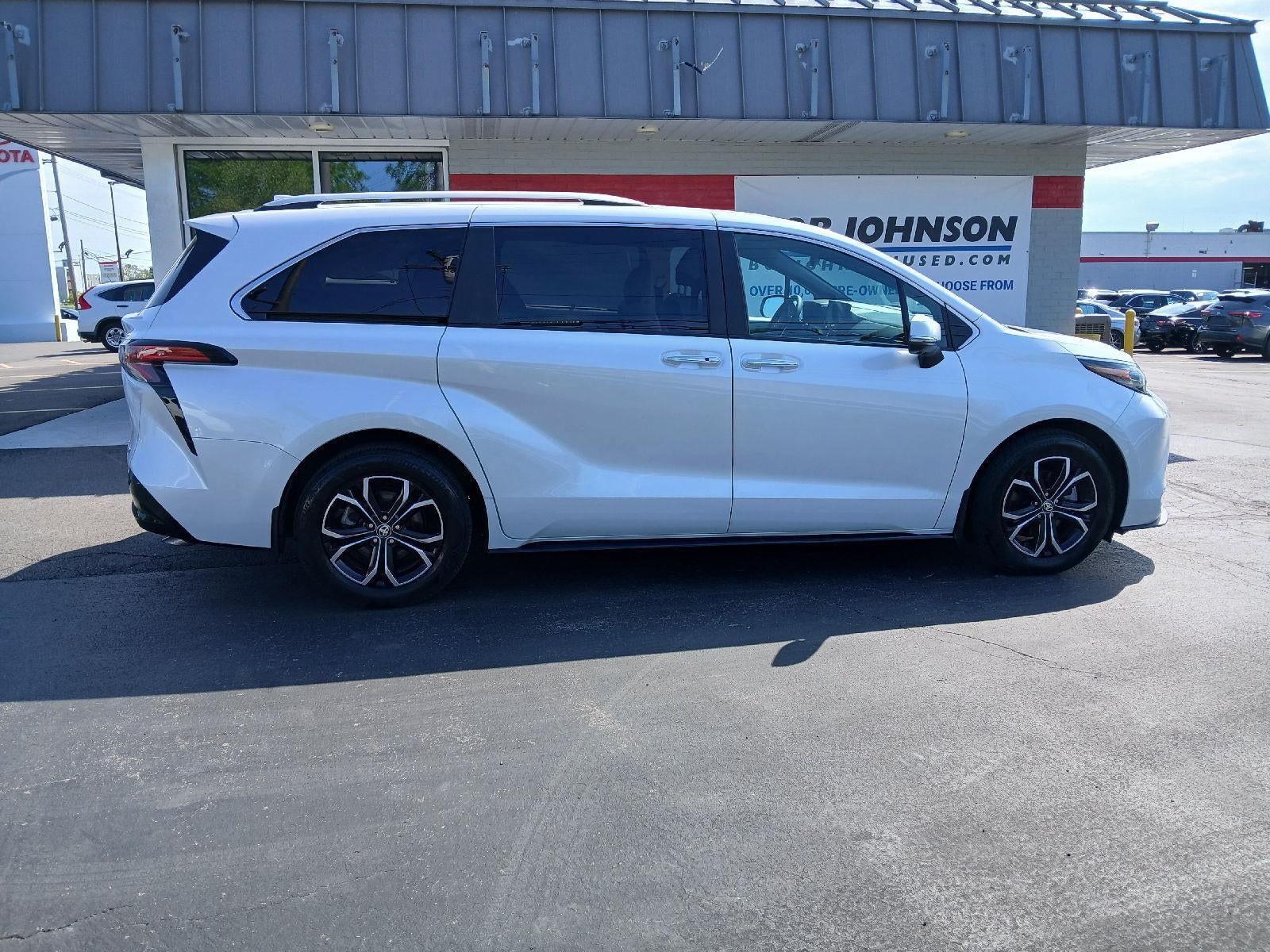 2025 Toyota Sienna Platinum 7-Passenger