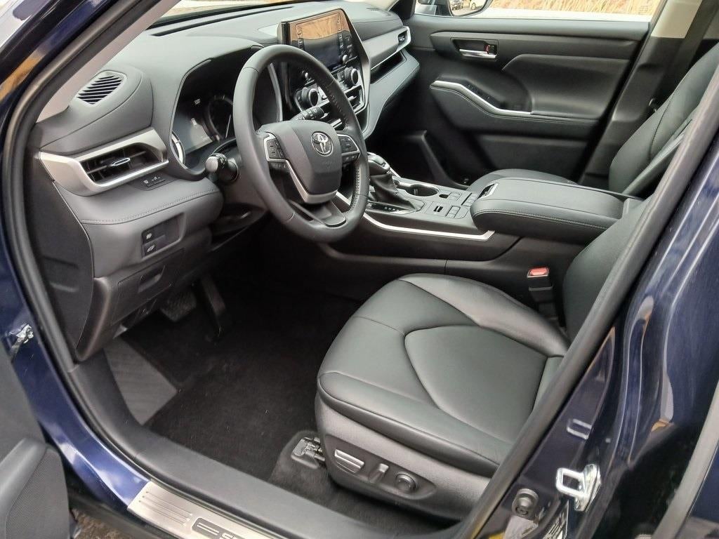 2022 Toyota HIGHLANDER XLE