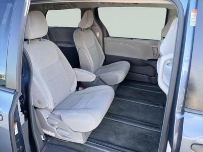 2015 Toyota SIENNA LE 3.5L LE 7-Passenger