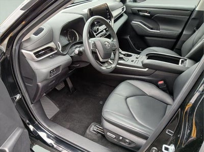 2023 Toyota HIGHLANDER XLE