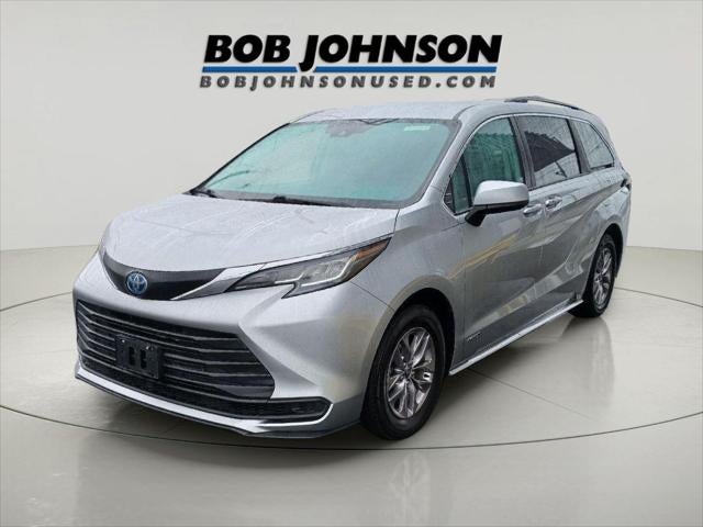 2021 Toyota SIENNA LE LE 8-Passenger