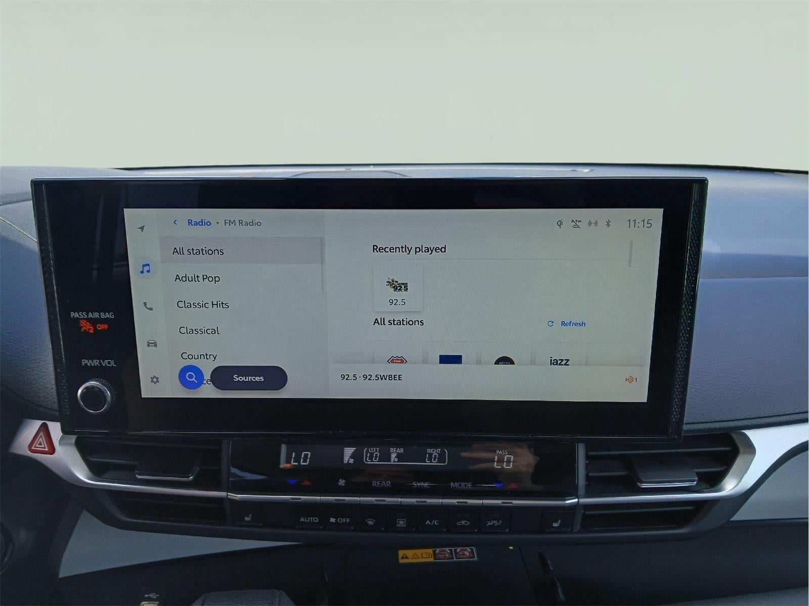 2025 Toyota Sienna XLE FWD 8-PASSENGER