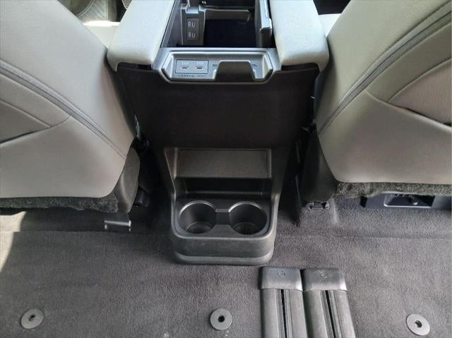 2025 Toyota Sienna XLE FWD 8-PASSENGER