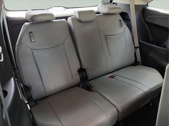 2025 Toyota Sienna XLE FWD 8-PASSENGER