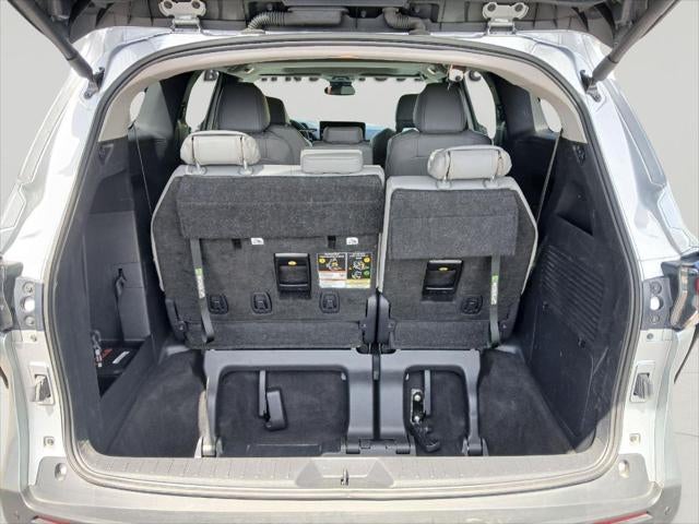 2025 Toyota Sienna XLE FWD 8-PASSENGER