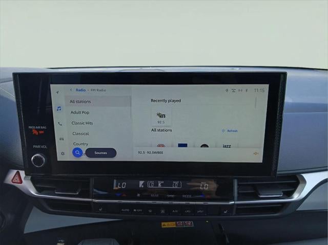 2025 Toyota Sienna XLE FWD 8-PASSENGER