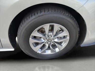 2025 Toyota Sienna XLE FWD 8-PASSENGER