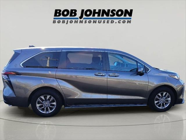 2023 Toyota Sienna XLE 8-Passenger