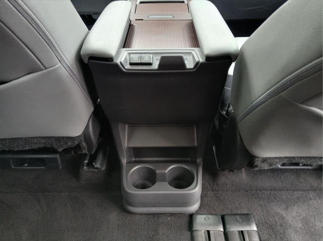 2024 Toyota SIENNA XLE MINIVAN