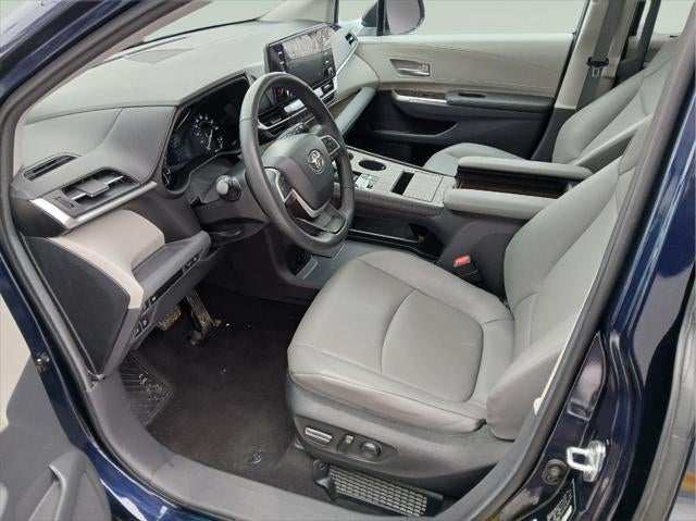 2024 Toyota SIENNA XLE MINIVAN