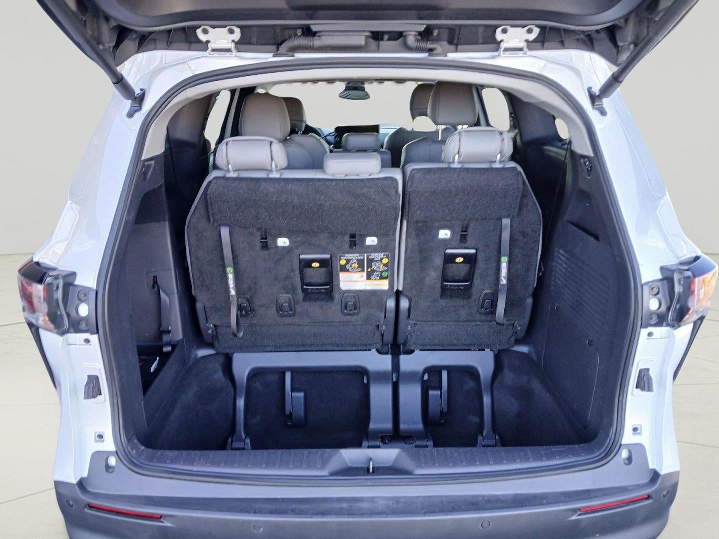 2026 Toyota Sienna XLE 8-Passenger