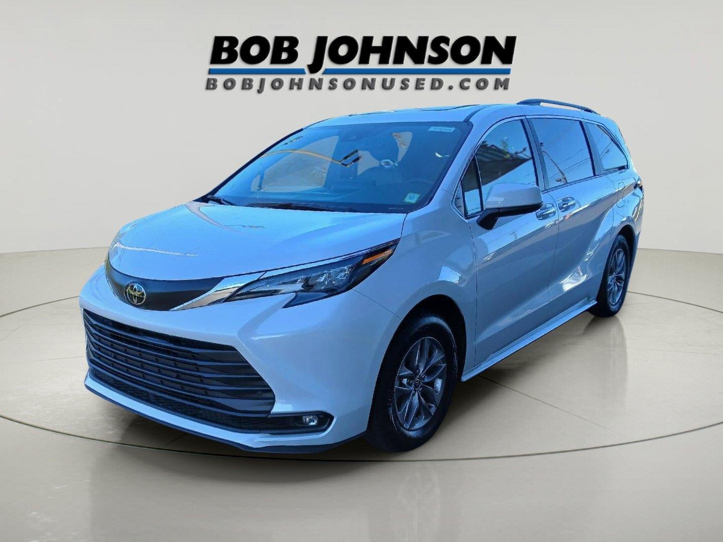 2026 Toyota Sienna XLE 8-Passenger