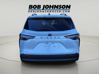 2026 Toyota Sienna XLE 8-Passenger