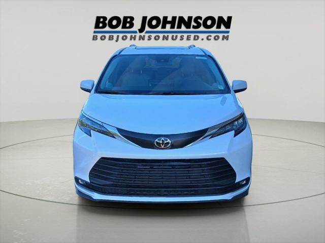 2026 Toyota Sienna XLE 8-Passenger