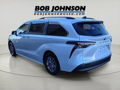 2026 Toyota Sienna XLE 8-Passenger