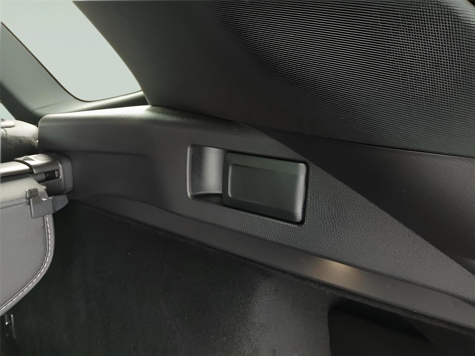 2025 Toyota CROWN SIGNIA XLE