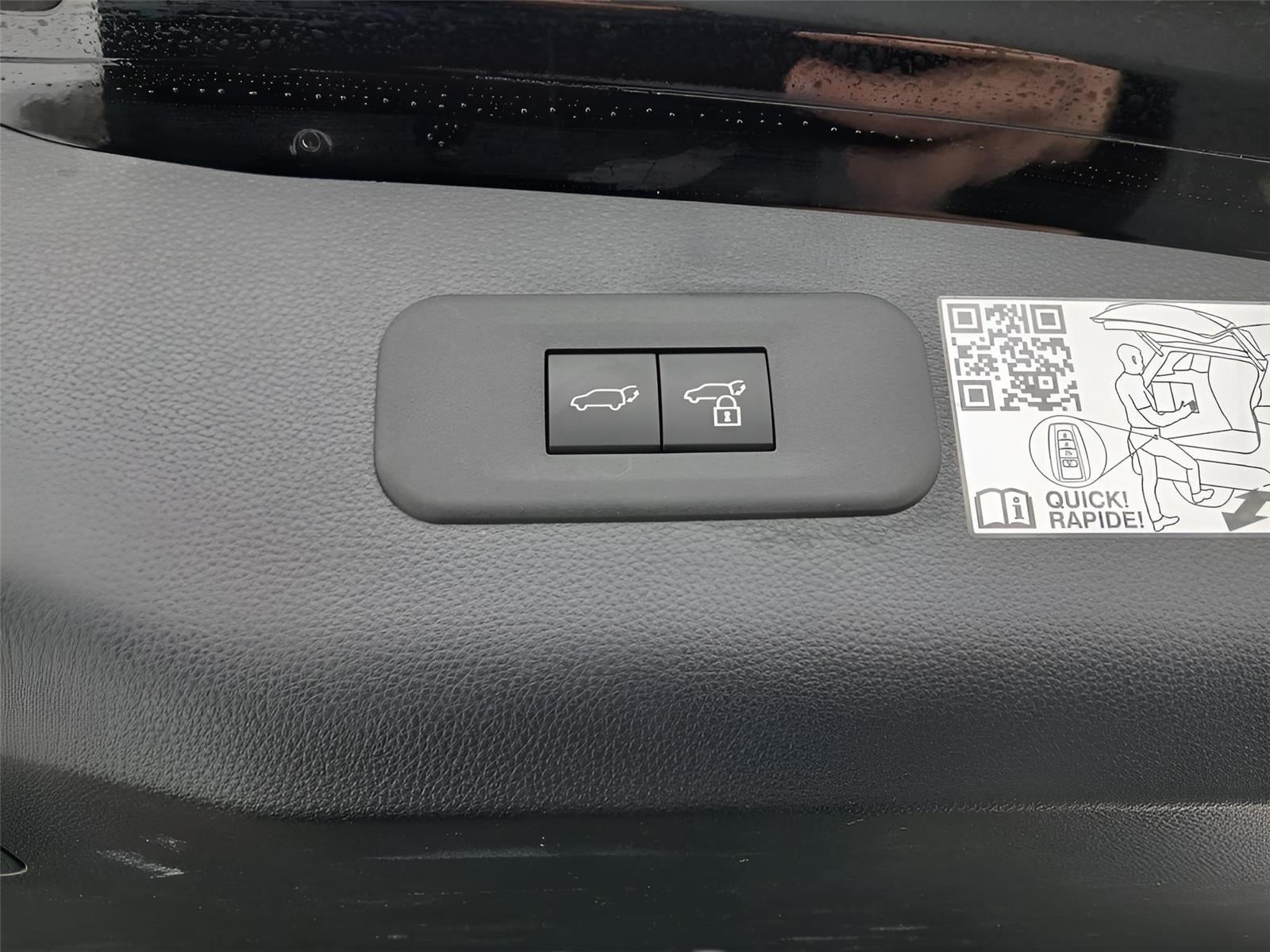 2025 Toyota CROWN SIGNIA XLE