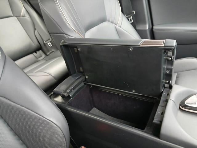 2025 Toyota CROWN SIGNIA XLE