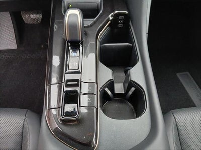 2025 Toyota CROWN SIGNIA XLE