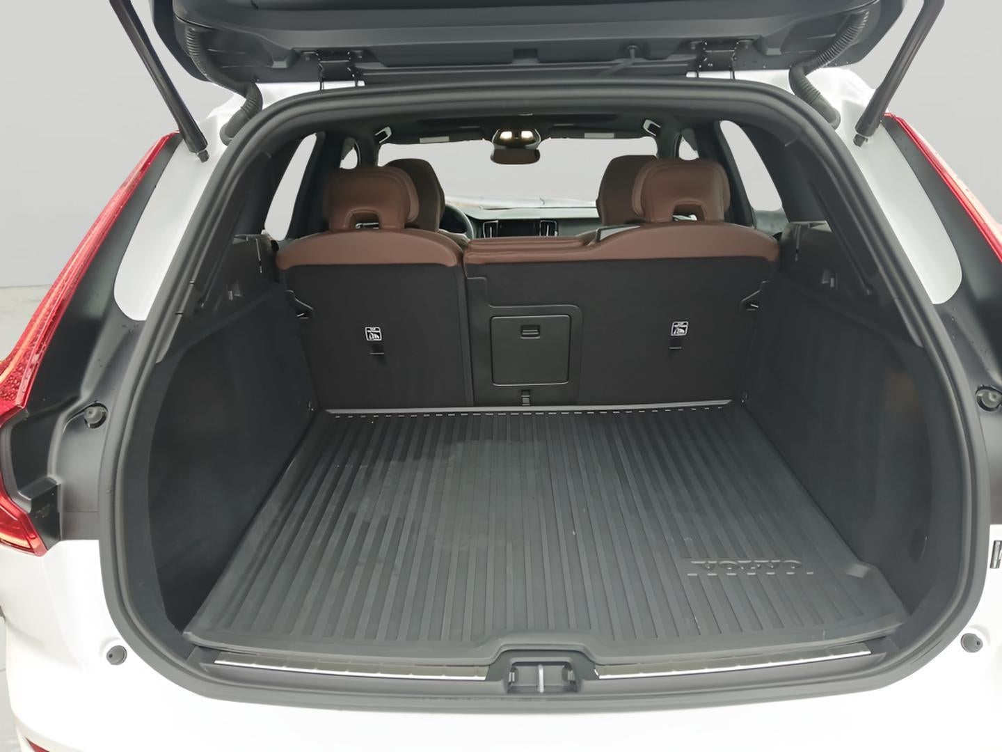 2025 Volvo XC60 Plus