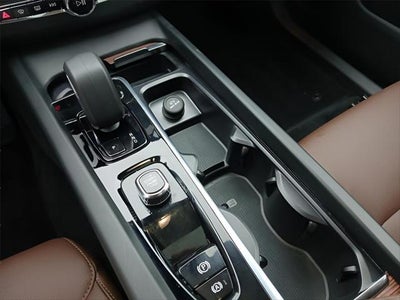 2025 Volvo XC60 Plus