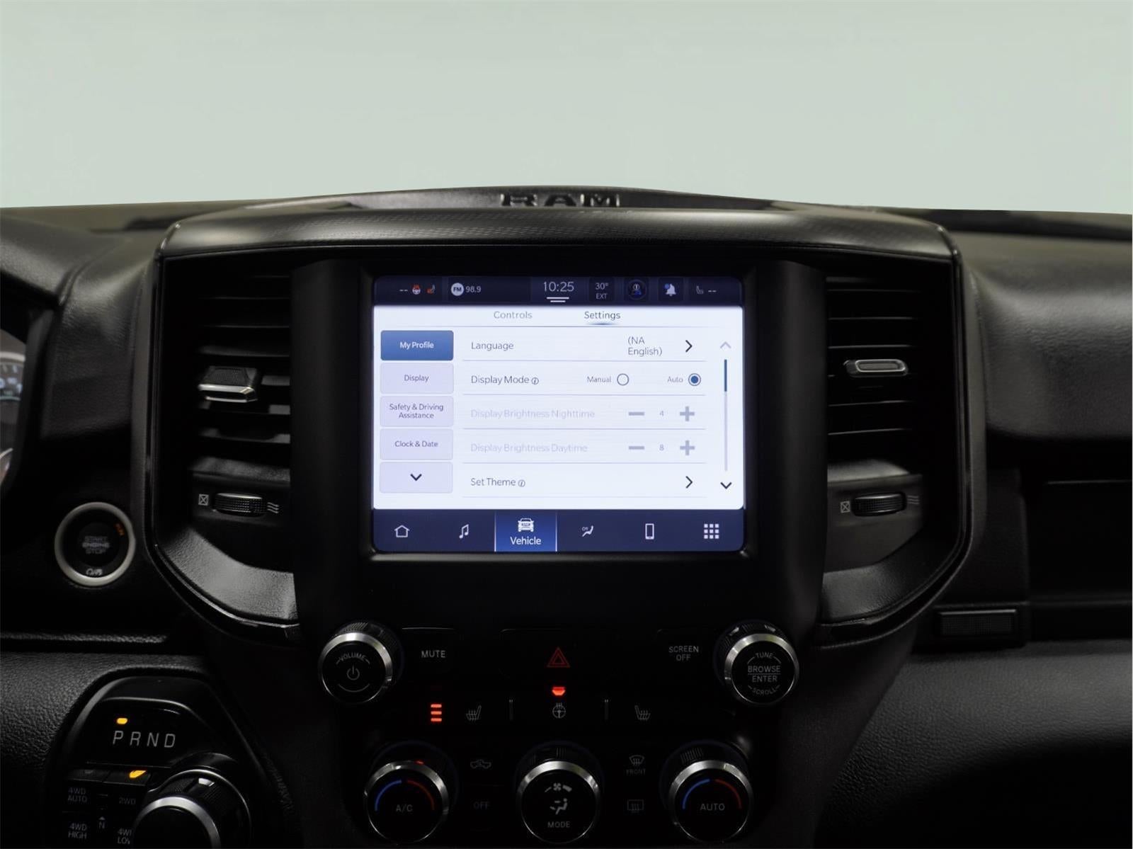 2023 RAM 1500 Big Horn Crew Cab 4x4 5'7" Box