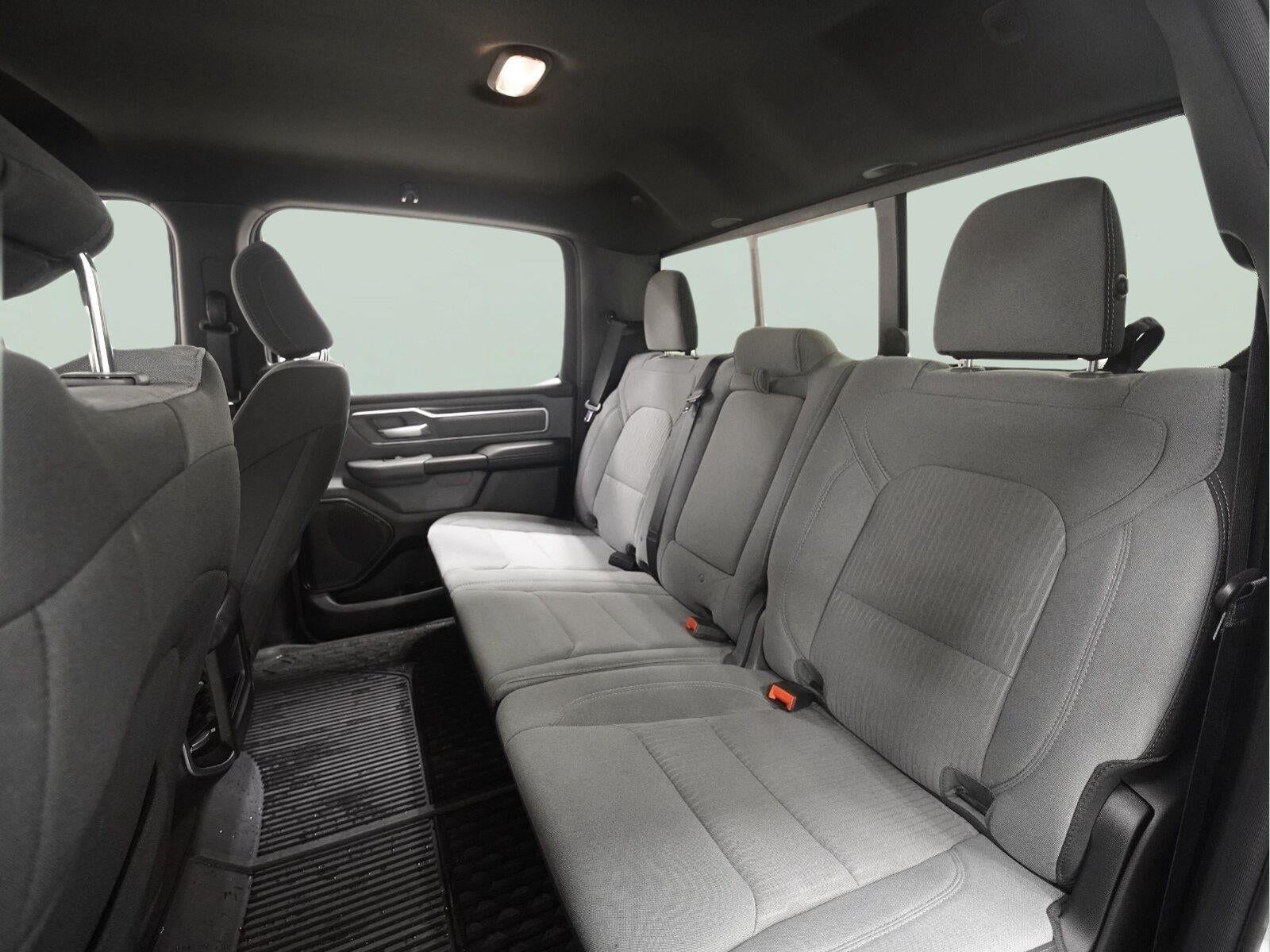 2022 RAM 1500 Big Horn Crew Cab 4x4 5'7" Box