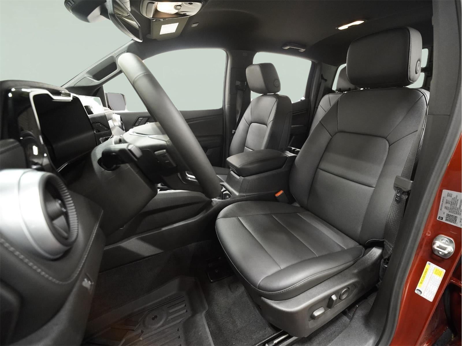 2025 Chevrolet Colorado WT/LT