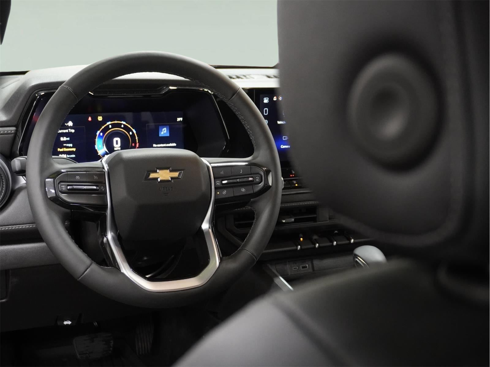 2025 Chevrolet Colorado WT/LT