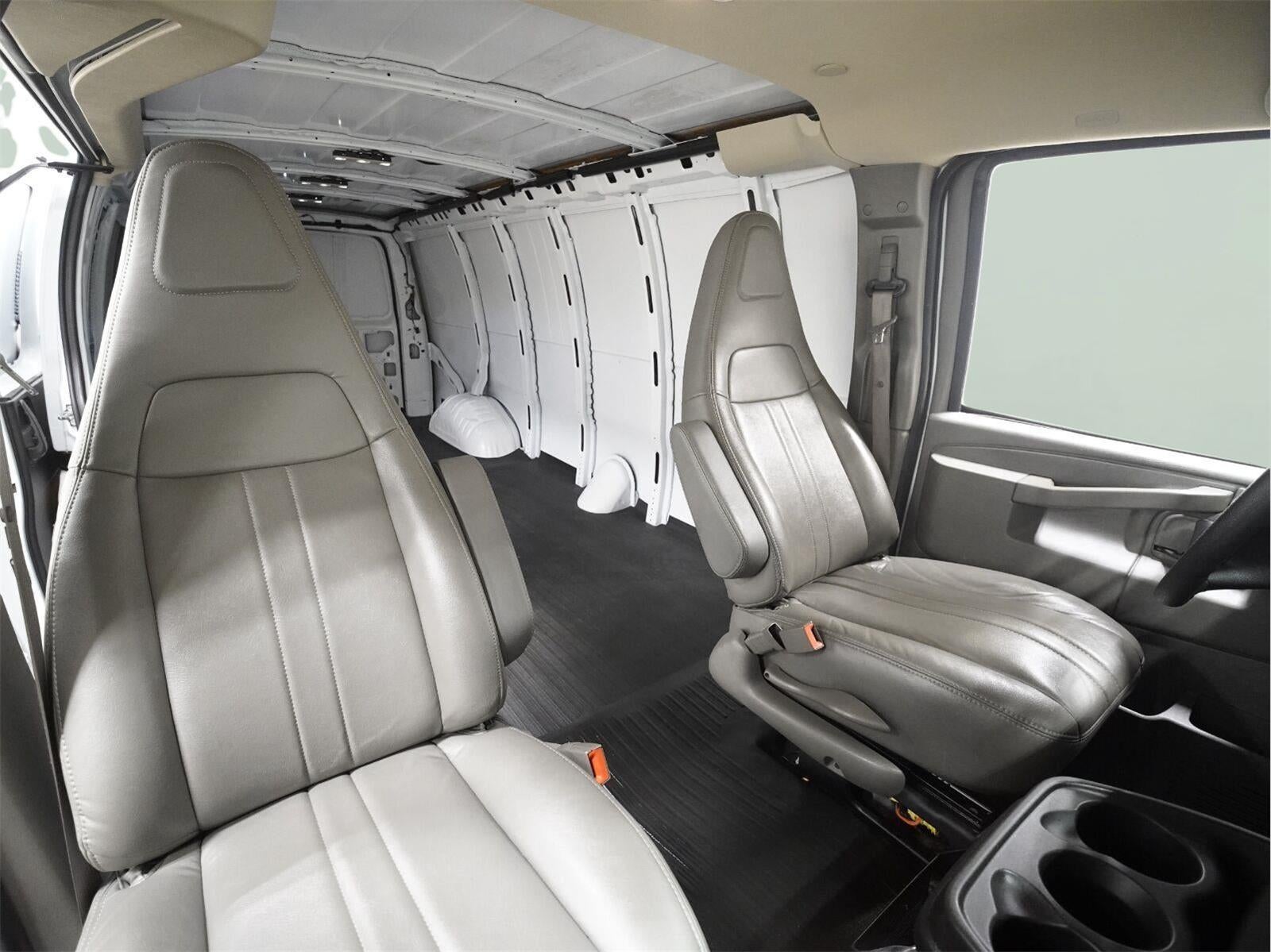 2025 Chevrolet Express Cargo WT