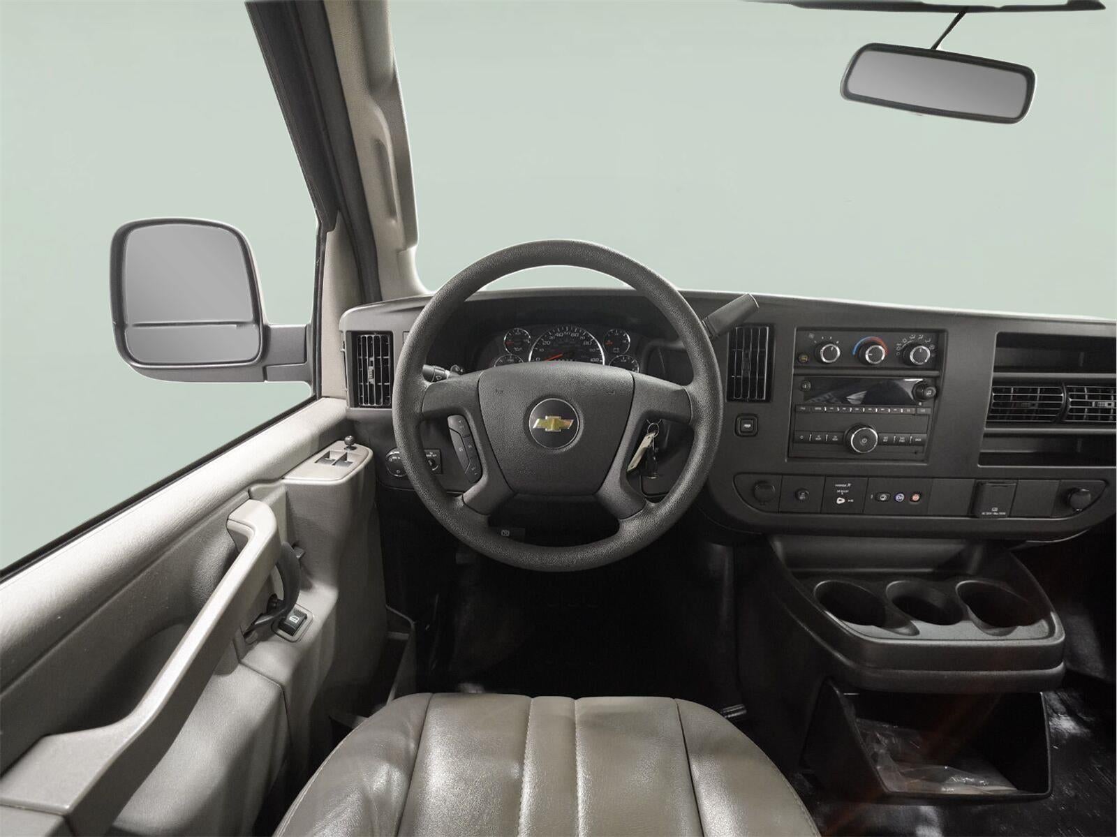 2025 Chevrolet Express Cargo WT