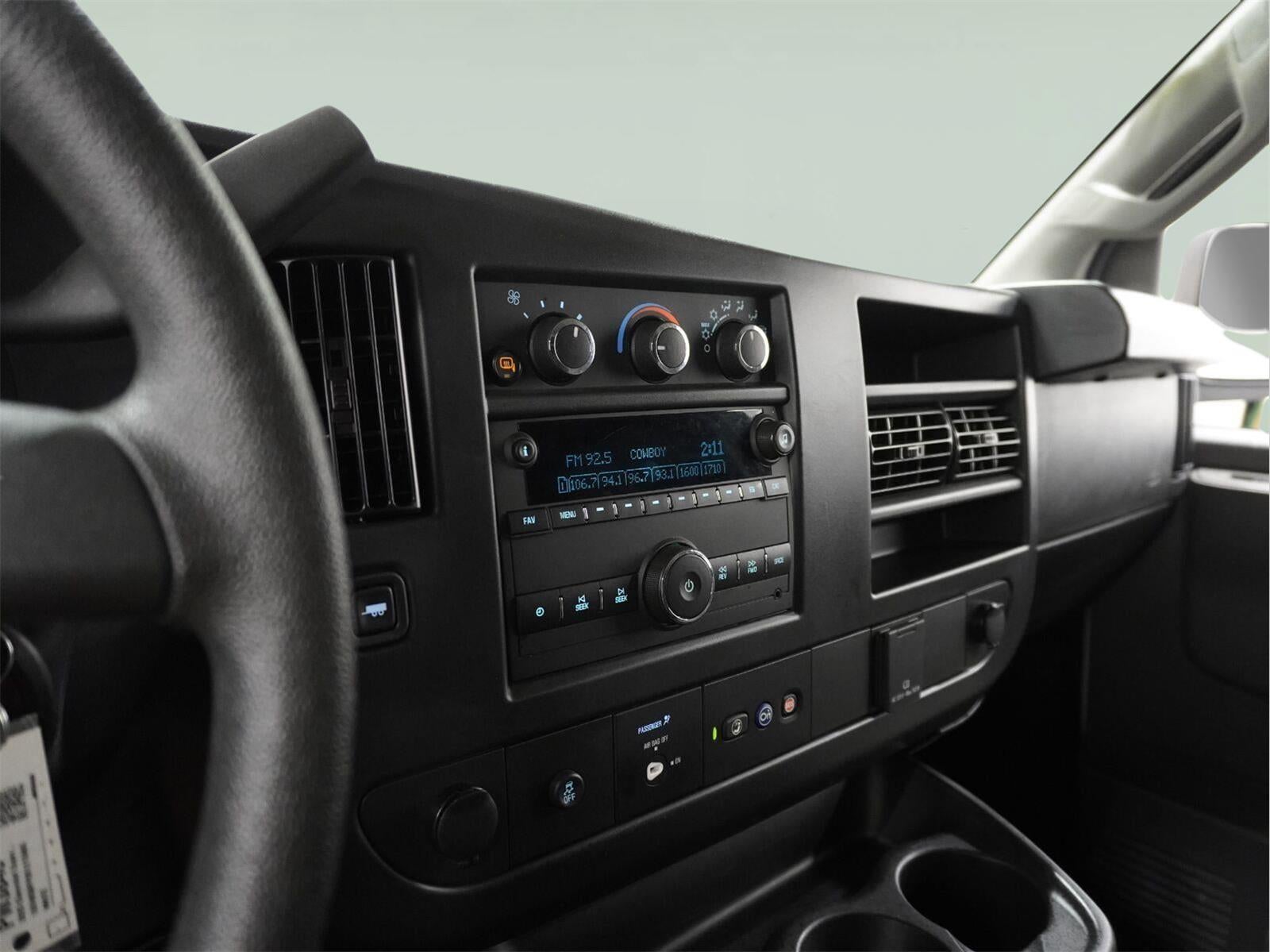 2025 Chevrolet Express Cargo WT