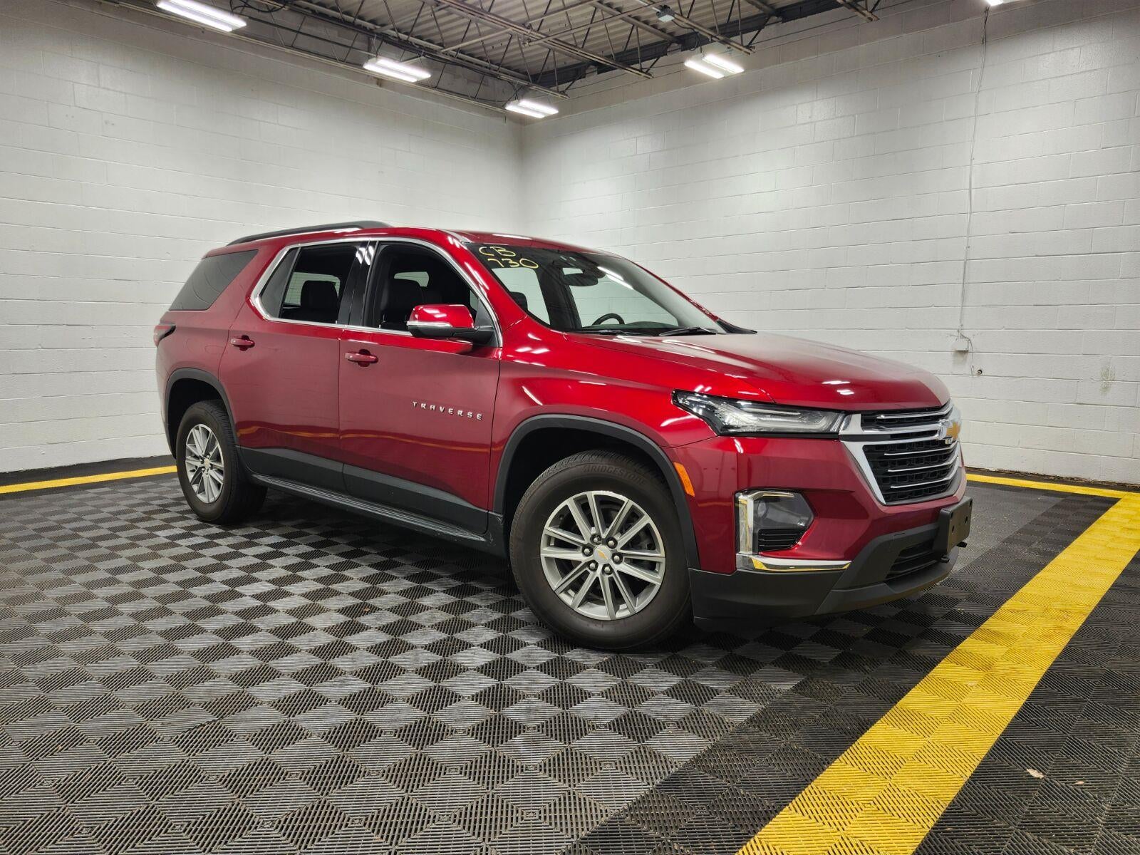 2023 Chevrolet Traverse LT Leather