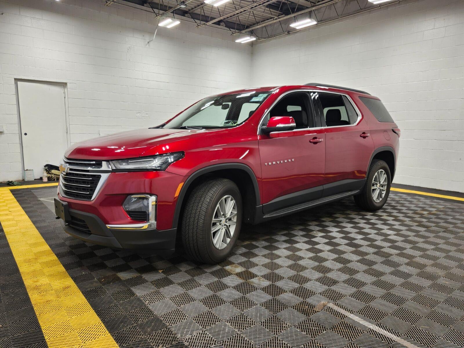 2023 Chevrolet Traverse LT Leather